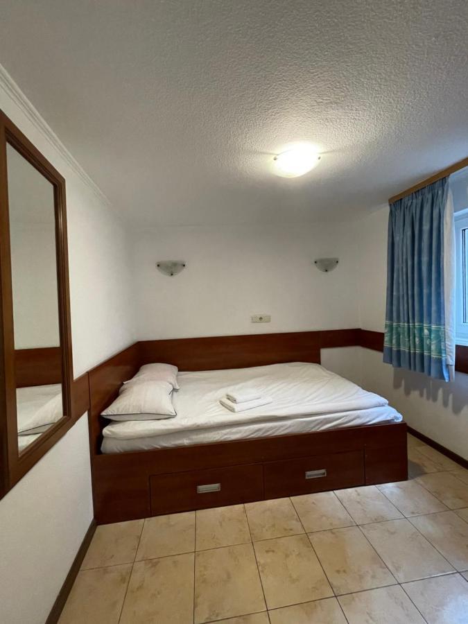Apartments With Kitchen And Garden Киев Экстерьер фото